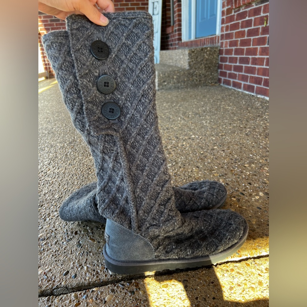 UGG Lattice Cardi Button Detailed Knit boots size 9